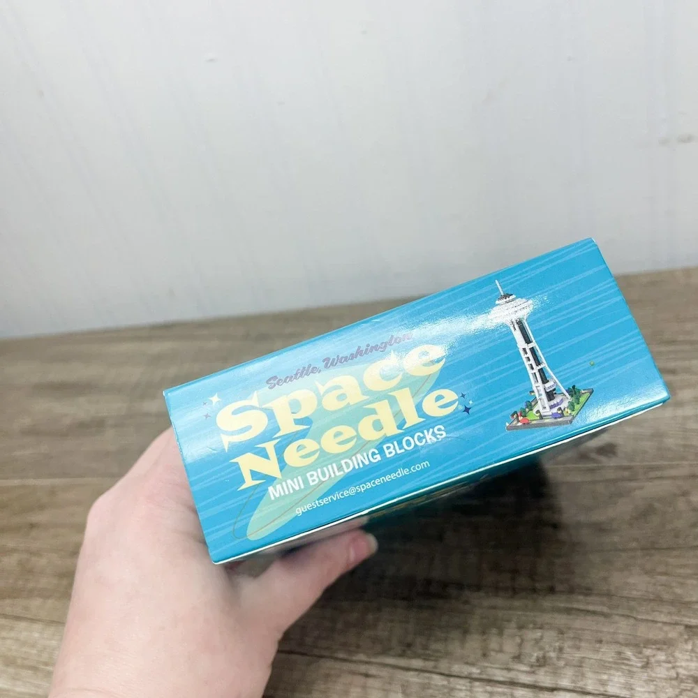 Seattle Space Needle Mini Building Blocks 821 Pieces Souvenir Model Set New